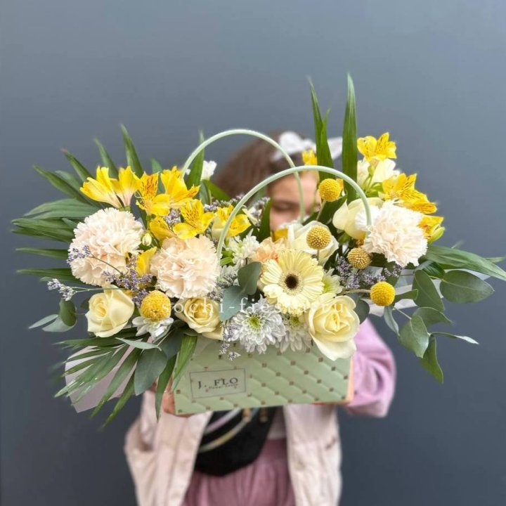 Сумочка с розами "Эпиа" в Ижевске