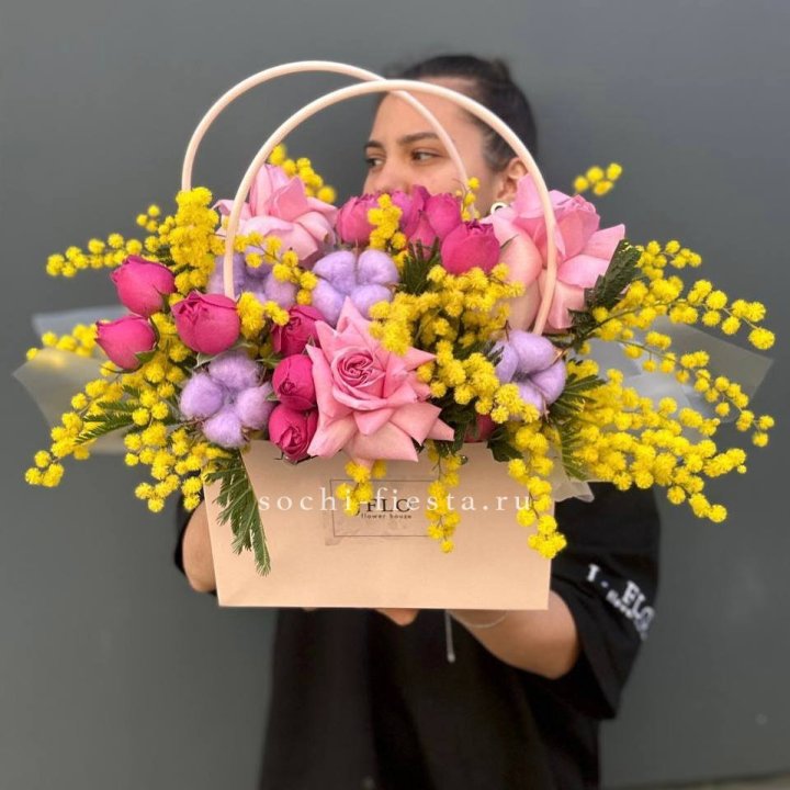 Сумочка мимозы и роз "Примавера" в Ижевске