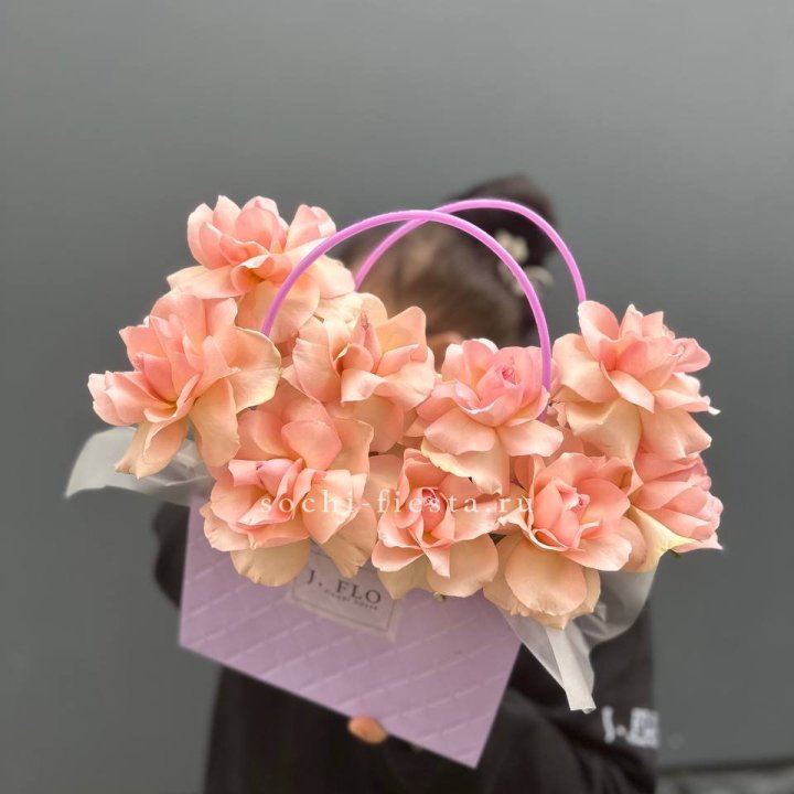 Сумочка с розами "Кети" в Ижевске