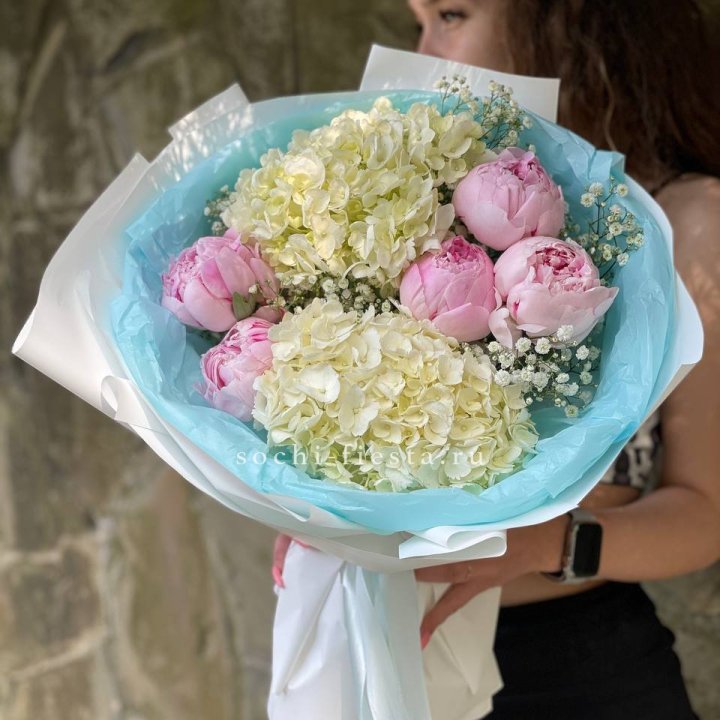 Букет с пионами "Блюсом" в Ижевске