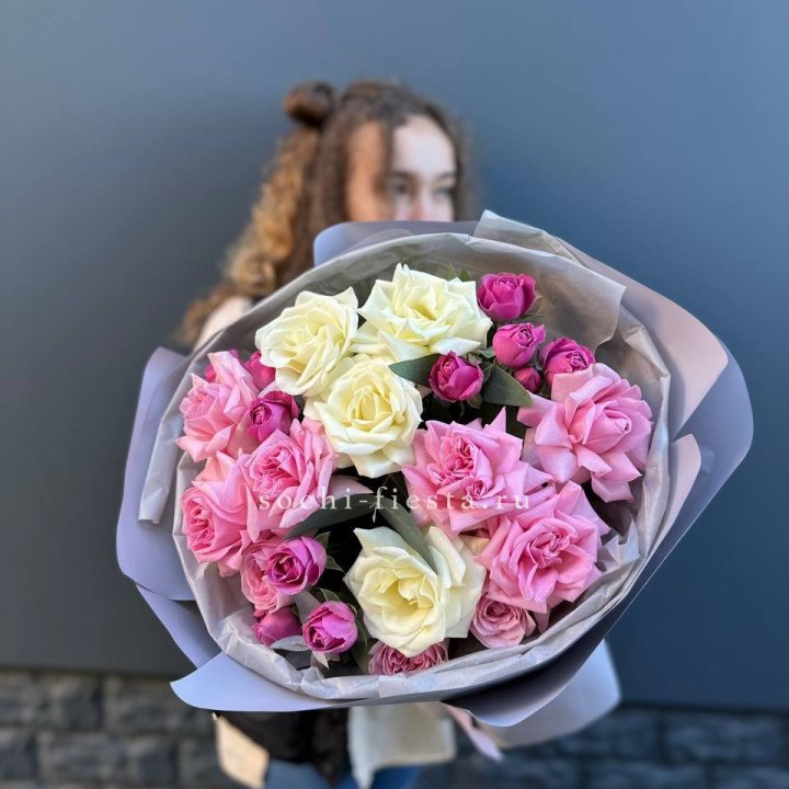 Букет французских и пионовидных роз в Ижевске