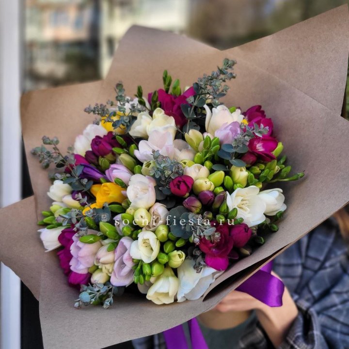 Букет фрезий "Радуга" в Ижевске