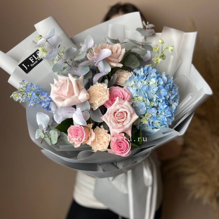 Букет с гортензией № 4 в Ижевске