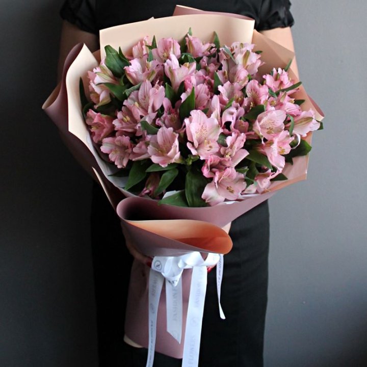 Букет розовых альстромерий в Ижевске