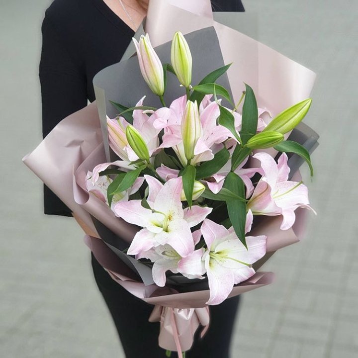 Букет розовых лилий в Ижевске