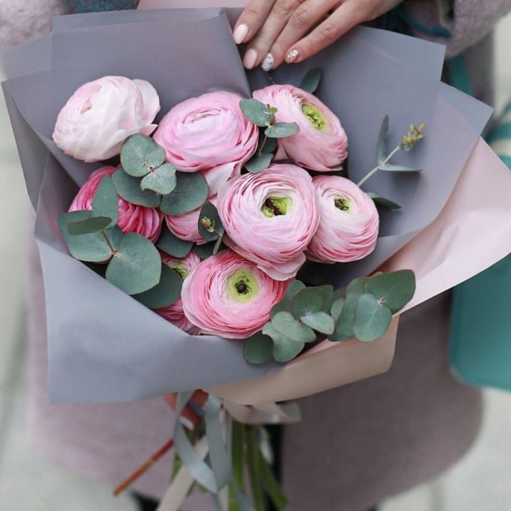 Ранункулюсы с эвкалиптом №1 в Ижевске