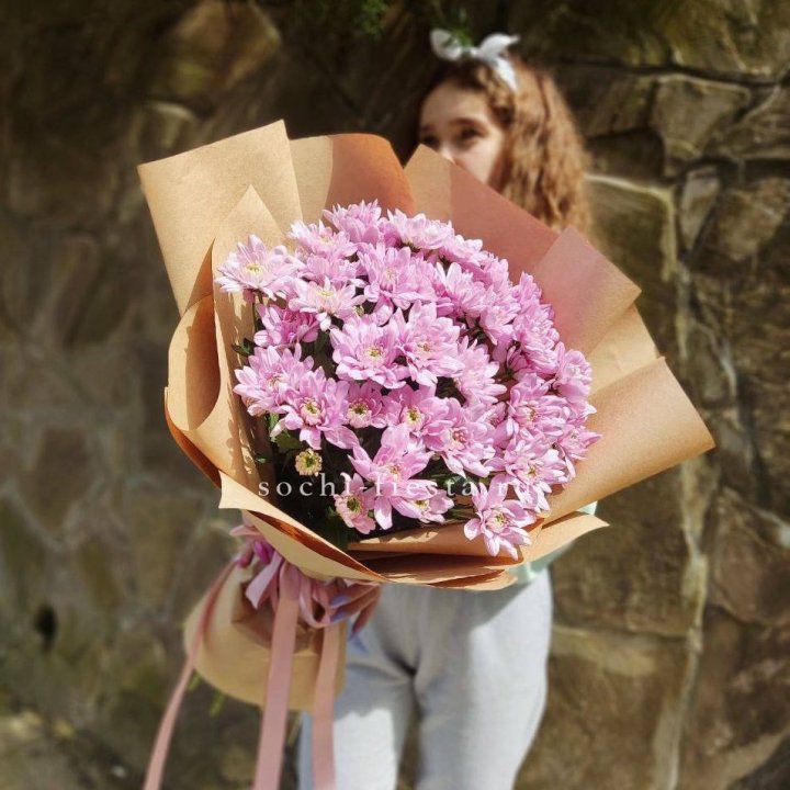 Букет хризантем в крафте в Ижевске