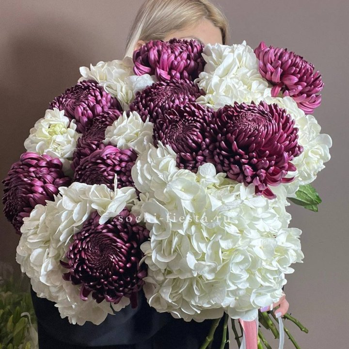 Охапка Бигуди и гортензий в Ижевске