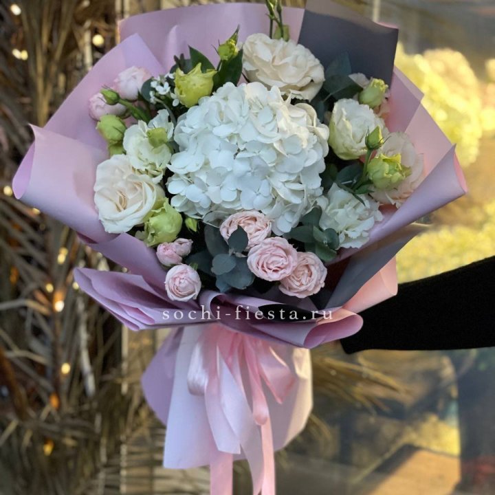 Букет с гортензией №3 в Ижевске