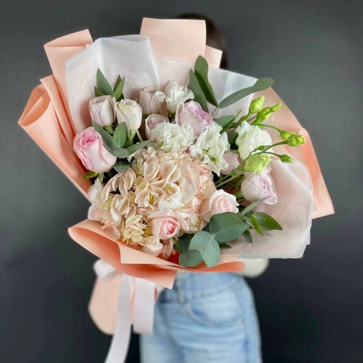 Букет с гортензией "Клодс" в Ижевске