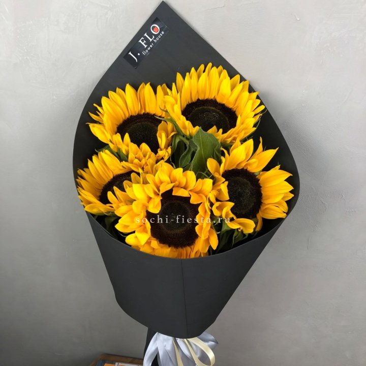 Букет из 5  подсолнухов в Ижевске
