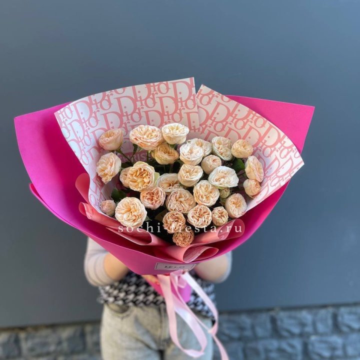 9 пионовидных роз в Ижевске