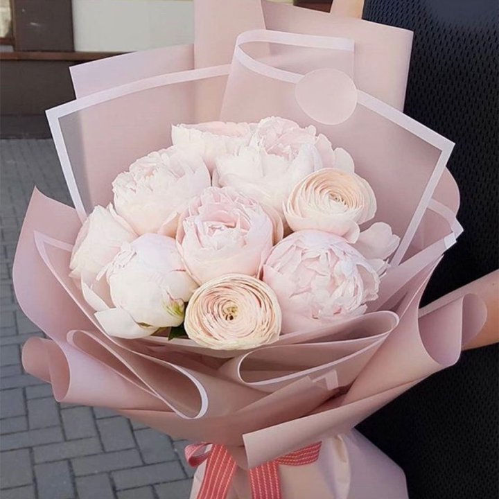 Пионы и ранункулюсы в Ижевске