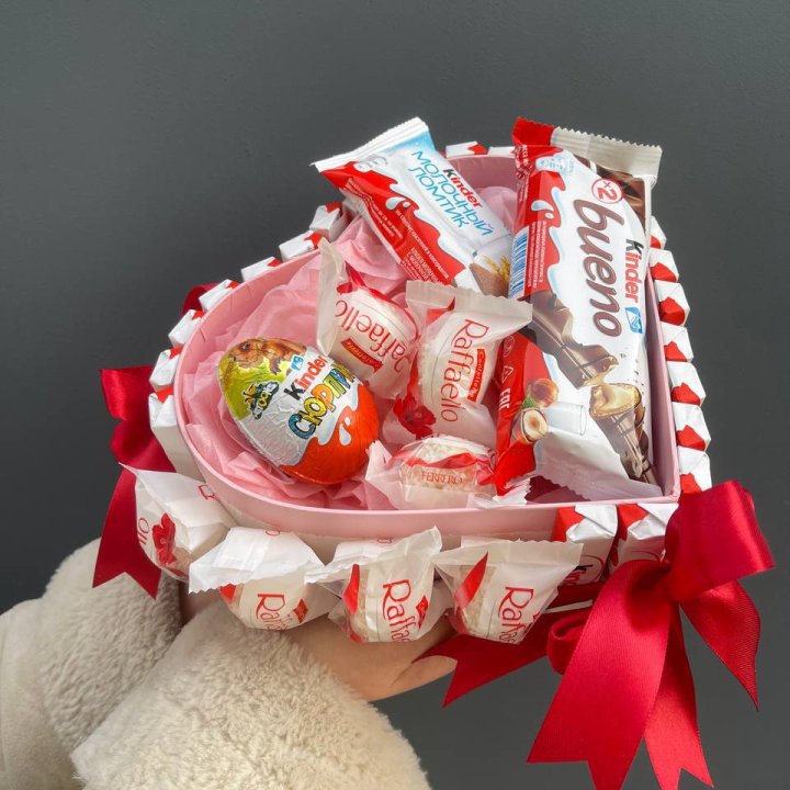 Бокс киндерами и раффаэлло в Ижевске