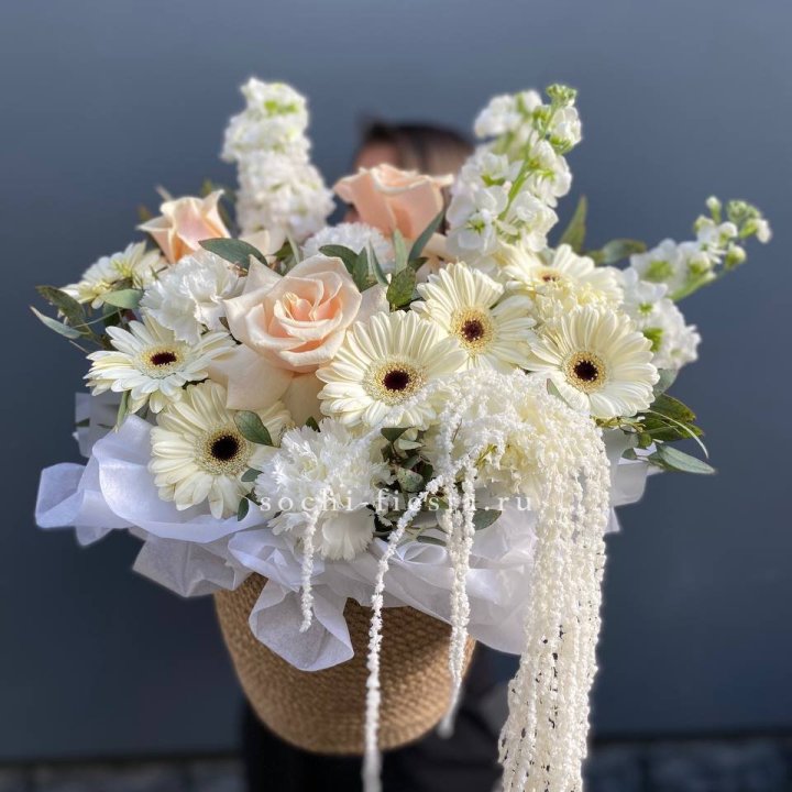 Цветы в джутовом кашпо "Валери" в Ижевске