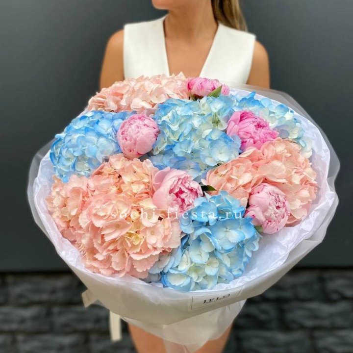 Дуобукет гортензии с пионами  в Ижевске