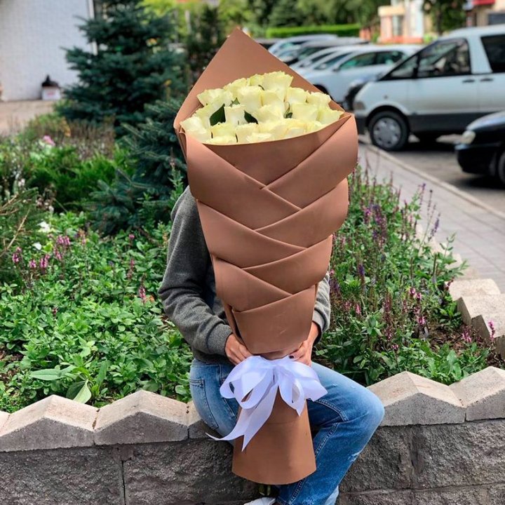 Голландские розы белые "Рыбка" в Ижевске