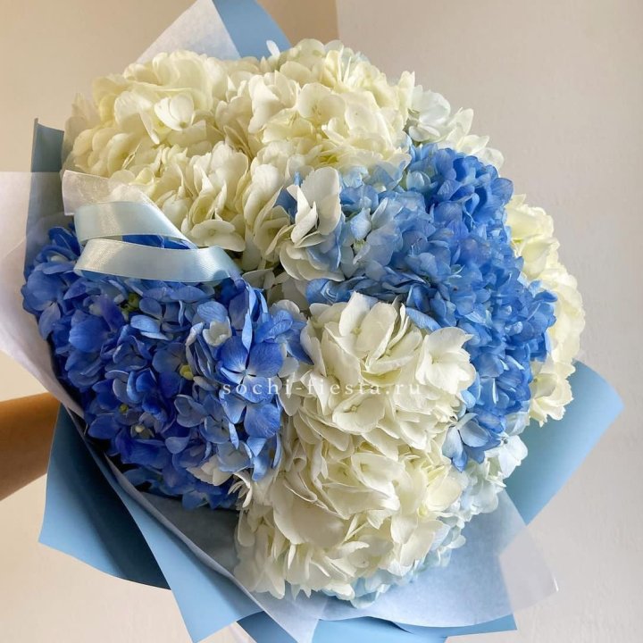 Букет гортензий "Голубая лаза" в Ижевске
