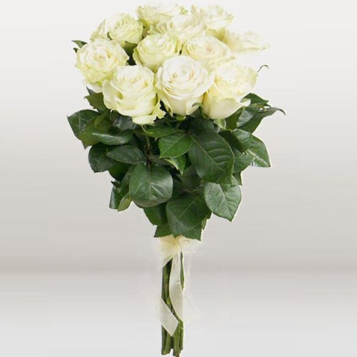 11 белых голландских роз в Ижевске