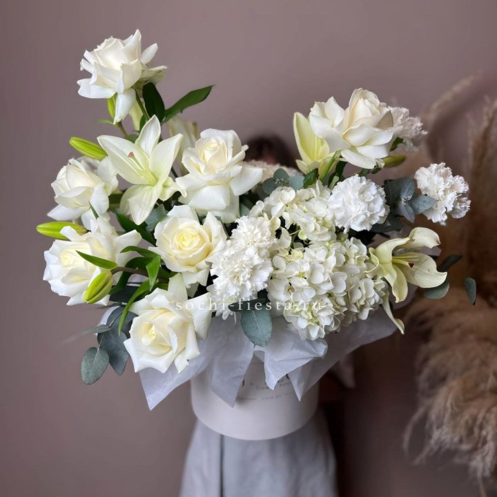 Цветочный бокс "Вайт дримс" в Ижевске