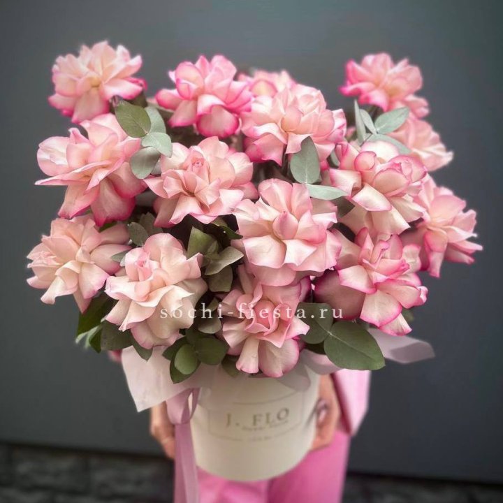 17 Французских  роз Венди в боксе в Ижевске