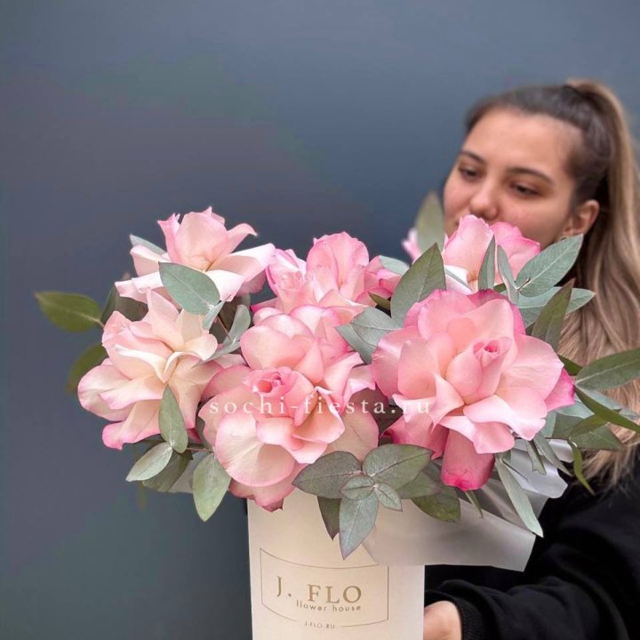 7 Французских роз в боксе в Ижевске