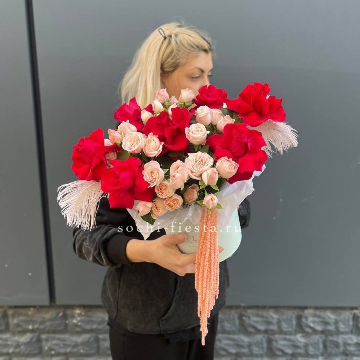 Бокс с нежными розами  в Ижевске