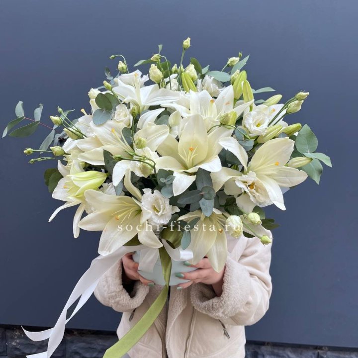 Бокс лилий и эустомы в Ижевске