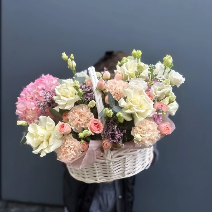 Цветочная корзина "Софтнес" в Ижевске