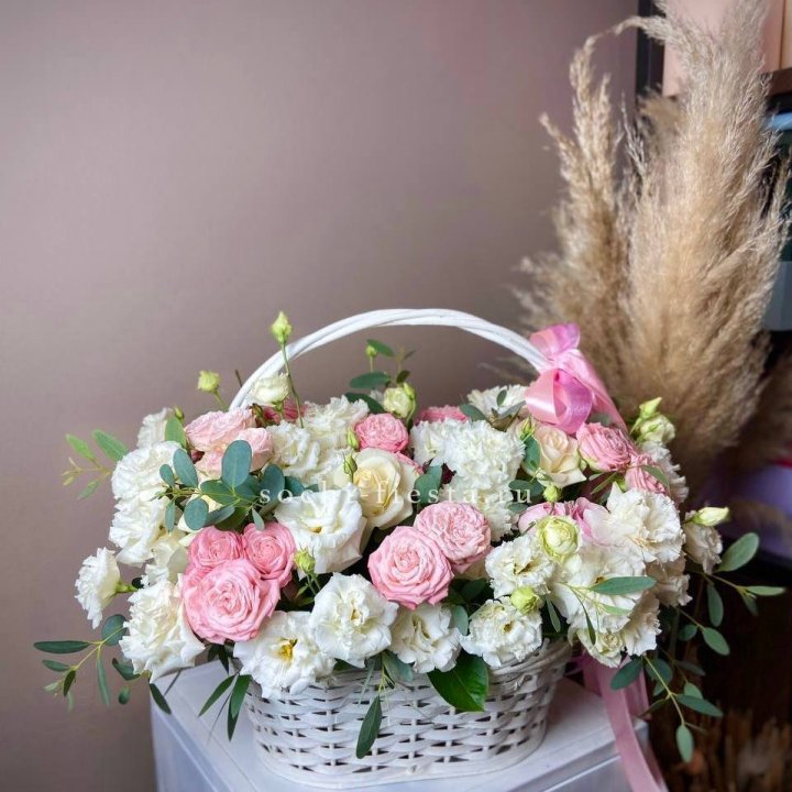 Цветочная корзина "Пинки вайт" в Ижевске