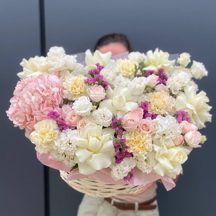 Корзина "Воздушная нежность" в Ижевске