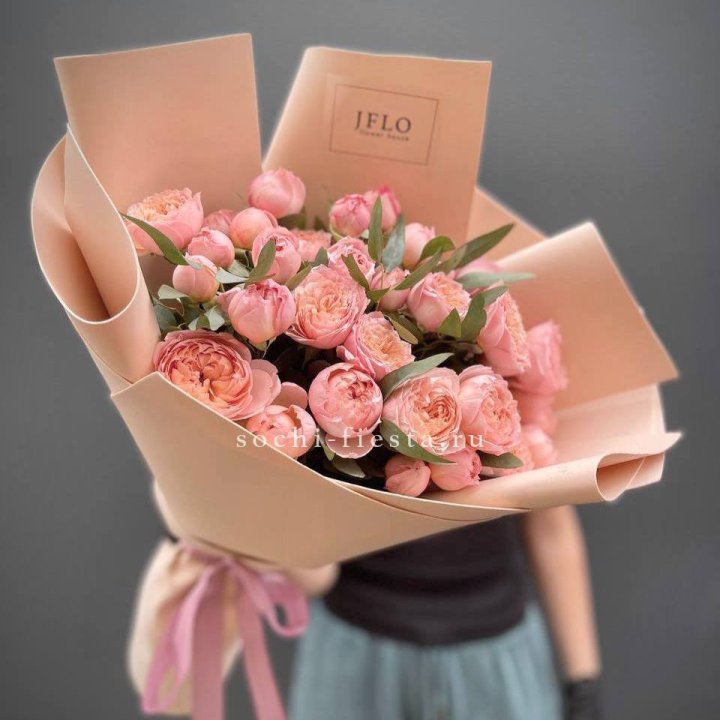 Букет из 9 кустовых роз Джульетта в Ижевске