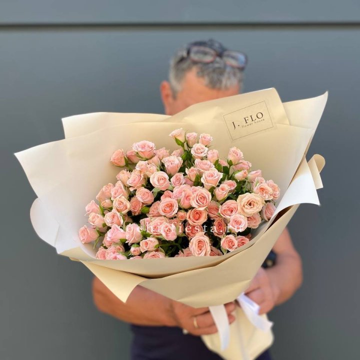 Кустовые розы леди в Ижевске