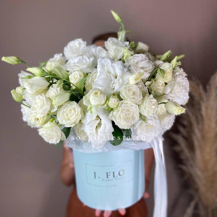 Бокс кустовых роз и эустомы  в Ижевске