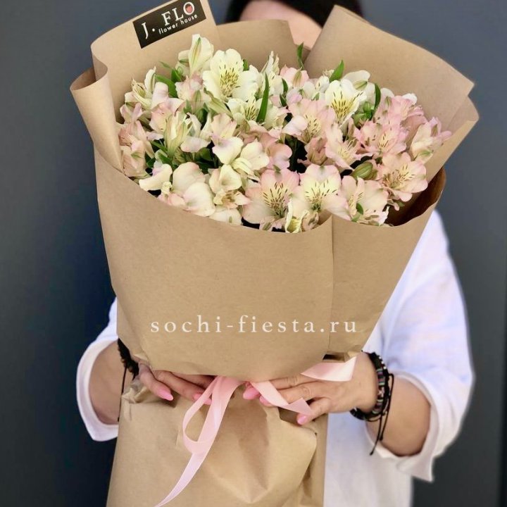 17  альстромерий в крафте в Ижевске