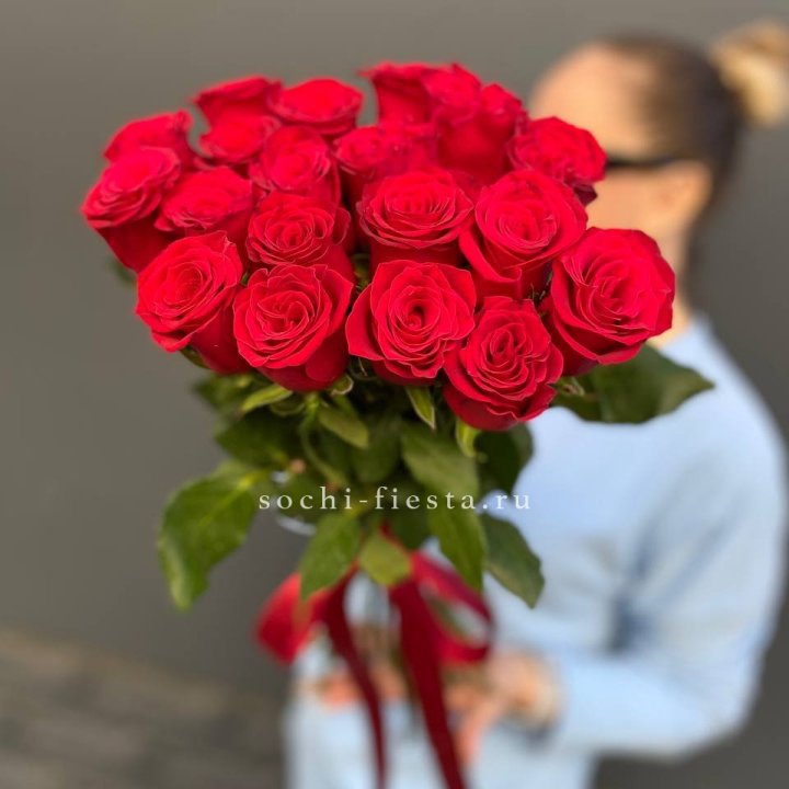 19 красных роз в Ижевске