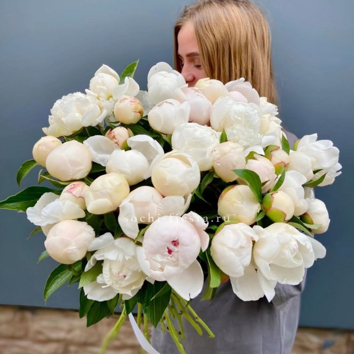 Охапка пионов в Ижевске
