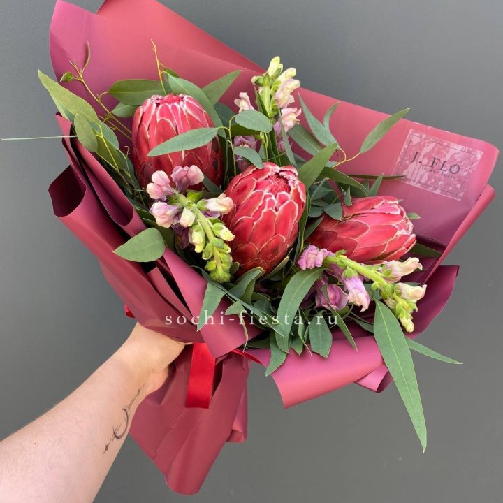 Букет из протеи "Квин" в Ижевске