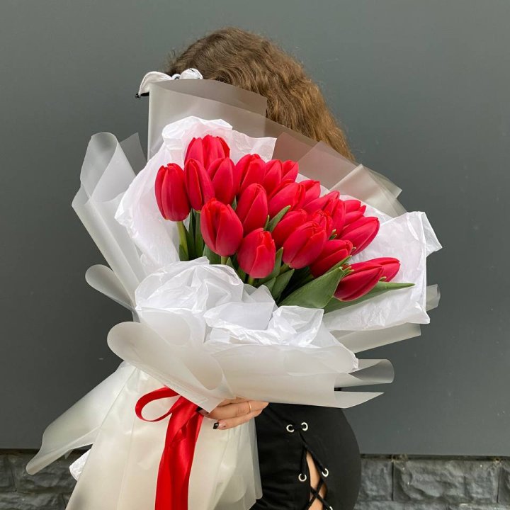  25 красных воздушных тюльпанов в Ижевске