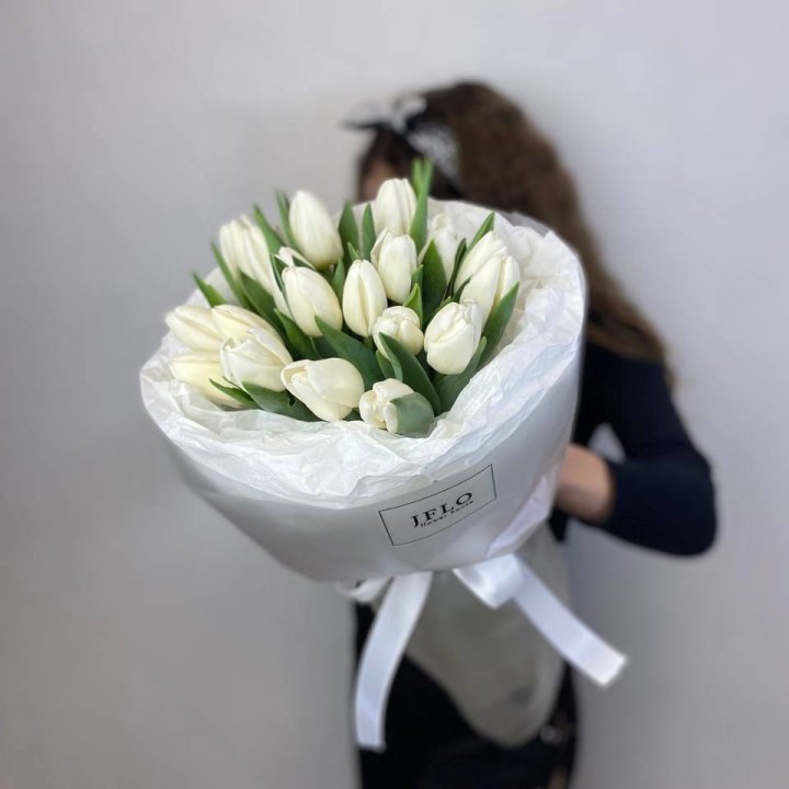  19 белых воздушных тюльпанов в Ижевске