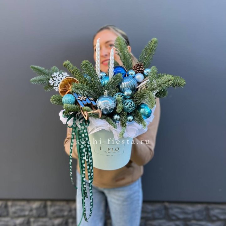 Композиция "Мери крисмас блю" в Ижевске