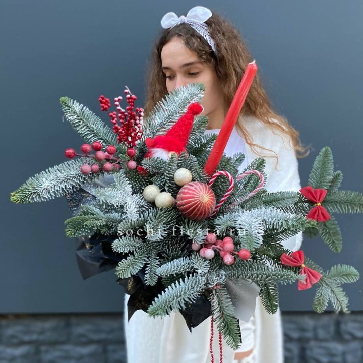 Композиция в бокале красная в Ижевске