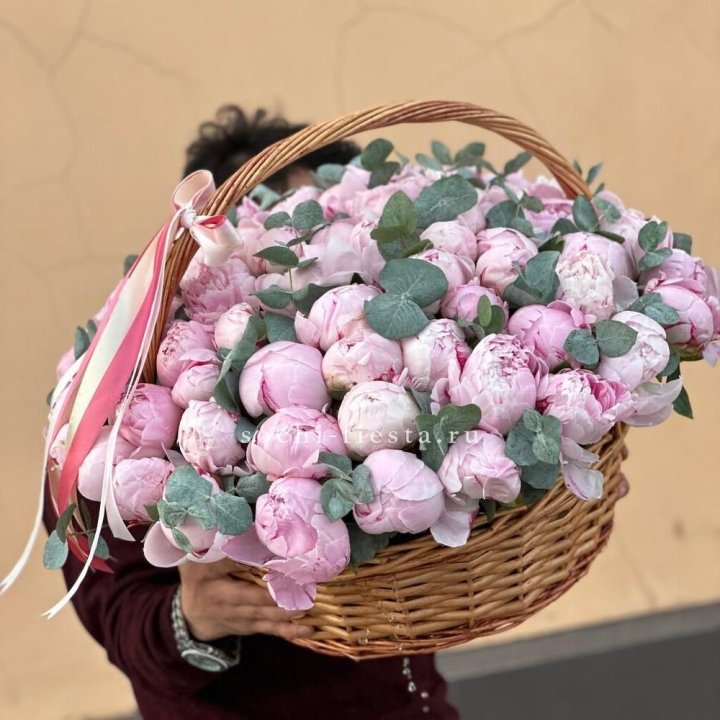 Корзина пионов "75" в Ижевске