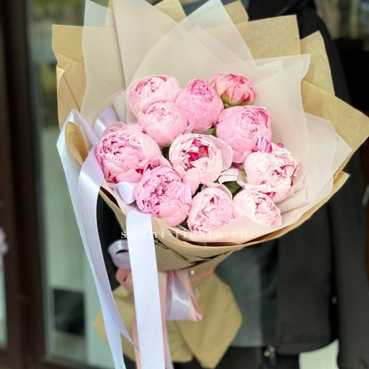 11 пионов в оформлении в Ижевске