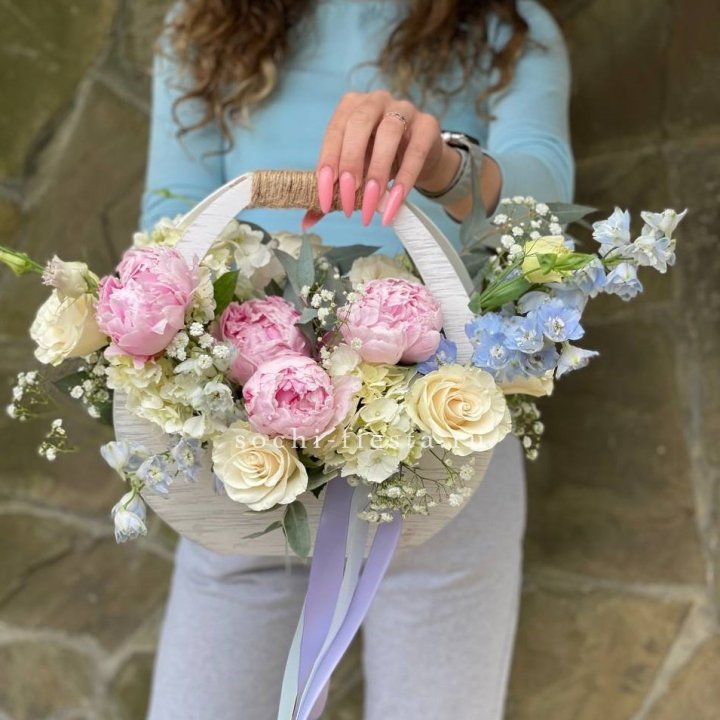 Ящик с пионами в Ижевске