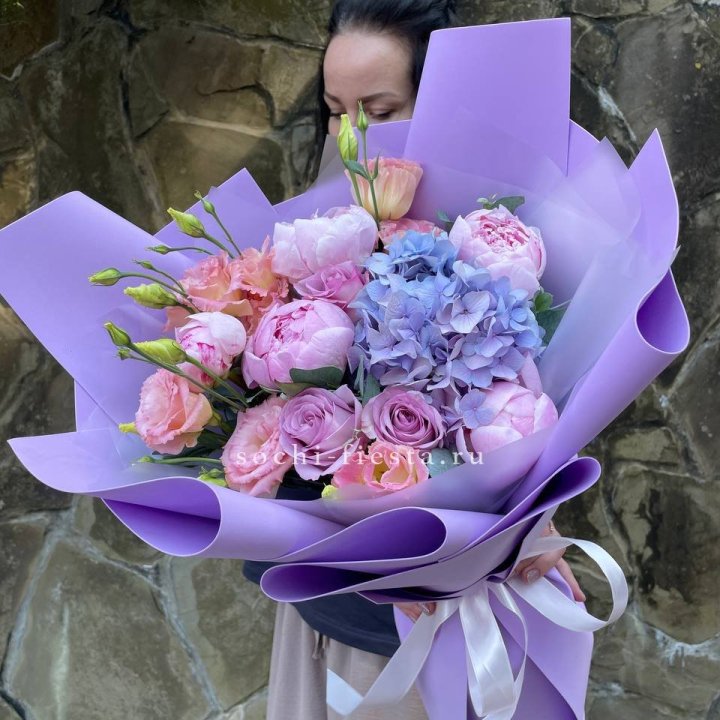 Букет с пионами "Блю логан" в Ижевске