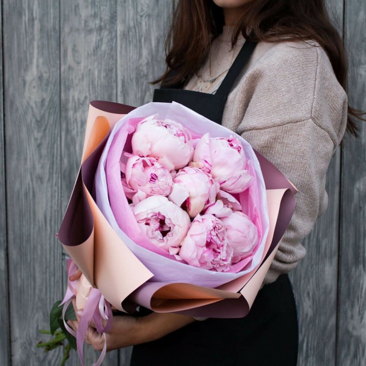 7 зефирных пионов в оформлении в Ижевске