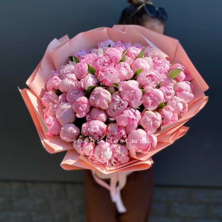 Нежный букет 51 пионов  в Ижевске