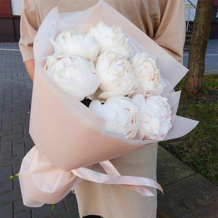 Букет белых пионов в Ижевске