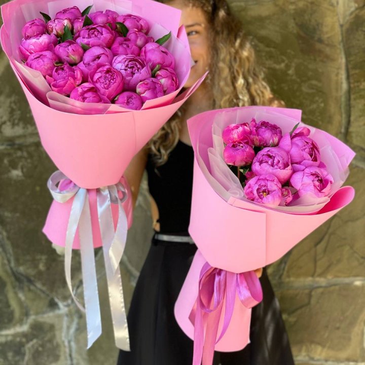 Букет ярких пионов  в Ижевске